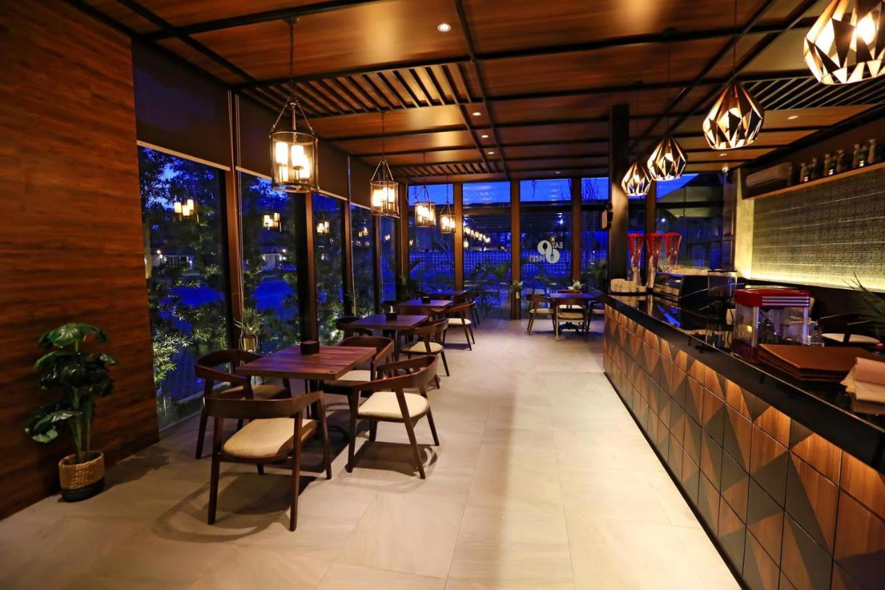 New Surya Hotel Banyuwangi  Esterno foto