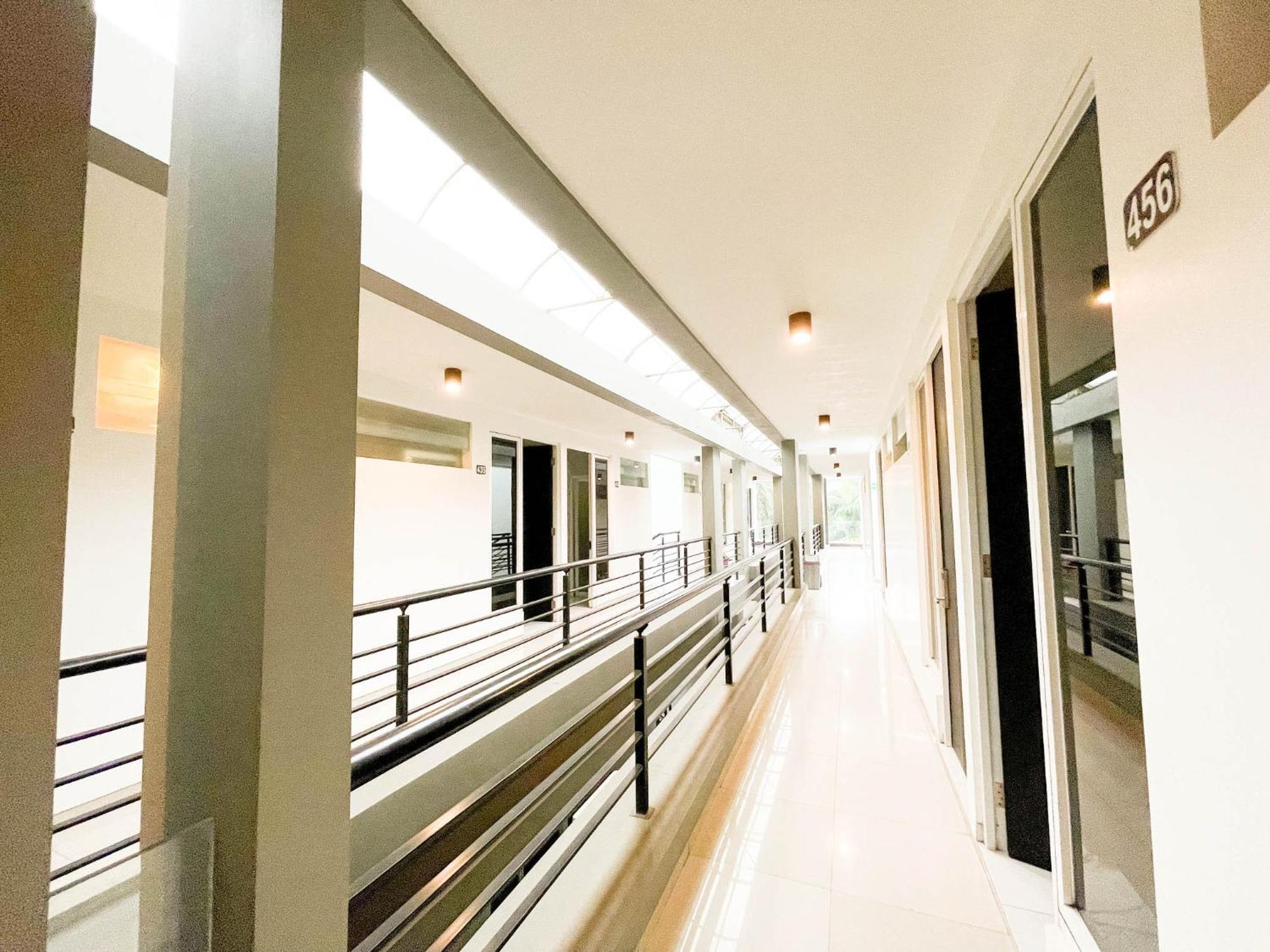 New Surya Hotel Banyuwangi  Esterno foto