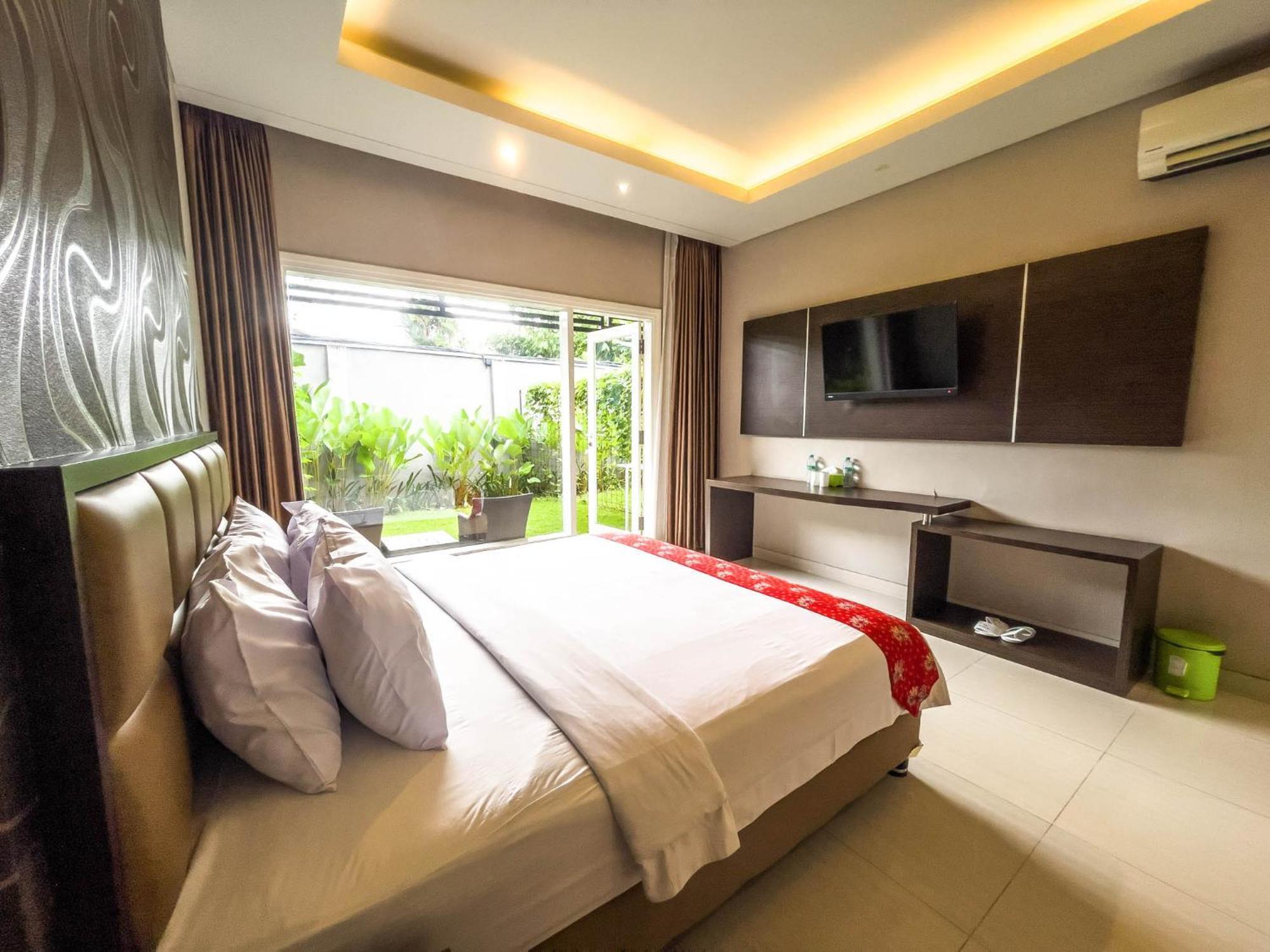 New Surya Hotel Banyuwangi  Esterno foto