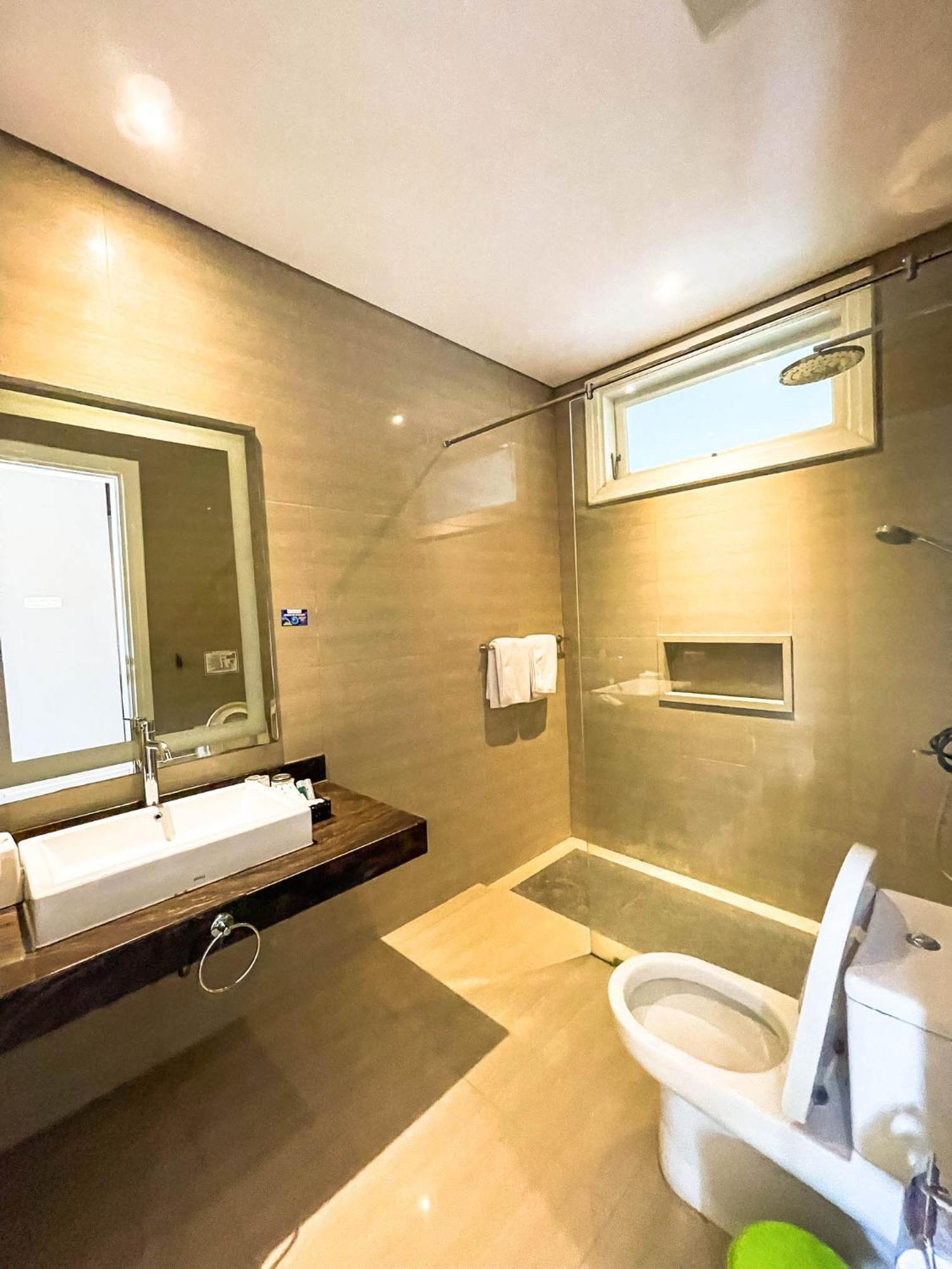 New Surya Hotel Banyuwangi  Esterno foto