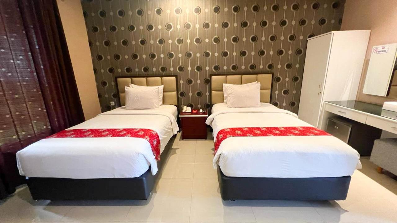 New Surya Hotel Banyuwangi  Esterno foto