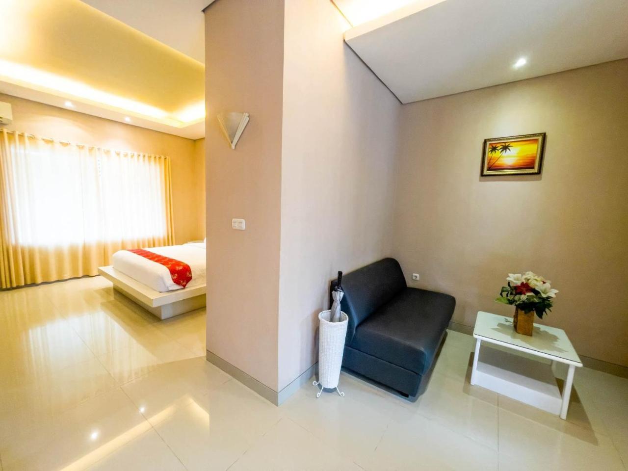 New Surya Hotel Banyuwangi  Esterno foto