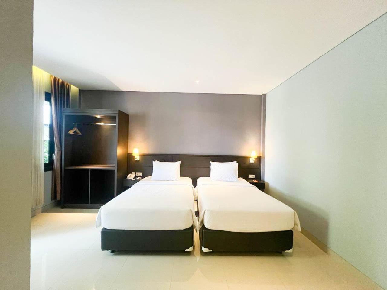 New Surya Hotel Banyuwangi  Esterno foto