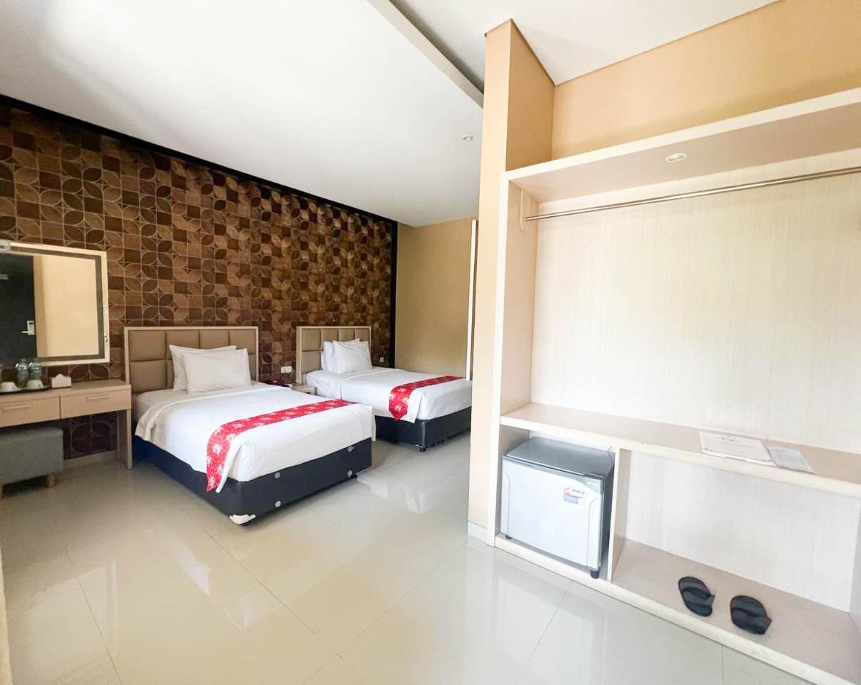 New Surya Hotel Banyuwangi  Esterno foto